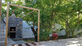 VillaTzer - Traditional house with fireplace and garden